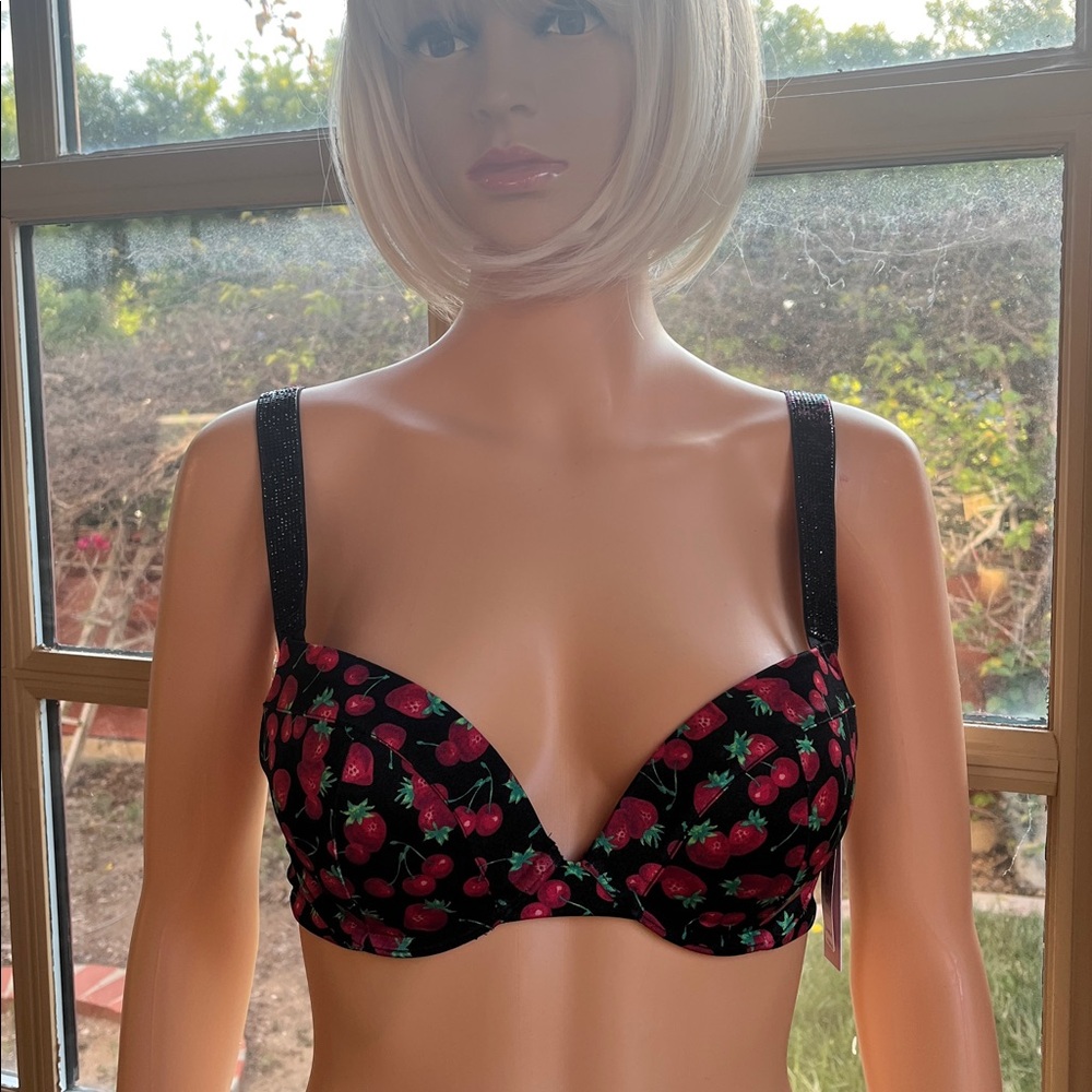 Victoria’s Secret bikini top